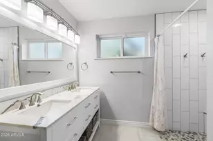 4945 E Cheery Lynn Rd, Phoenix, AZ 85018 - Photo 20