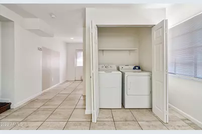 3949 E Earll Drive #Apt 14, Phoenix, AZ 85018 - Photo 16