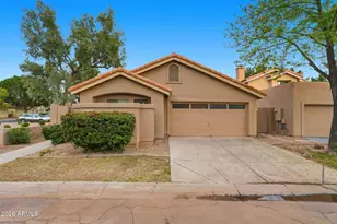 8859 S Grandview Dr, Tempe, AZ 85284 - Photo 2