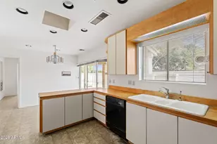 114 E San Miguel Ave, Phoenix, AZ 85012 - Photo 14