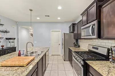 9836 W Atlantis Way, Tolleson, AZ 85353 - Photo 8