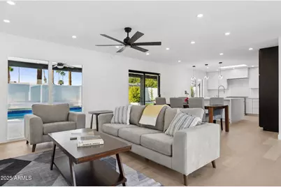 342 E Orangewood Avenue, Phoenix, AZ 85020 - Photo 6