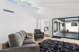 342 E Orangewood Ave, Phoenix, AZ 85020 - Photo 10