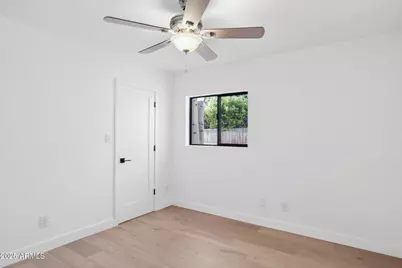 342 E Orangewood Avenue, Phoenix, AZ 85020 - Photo 36