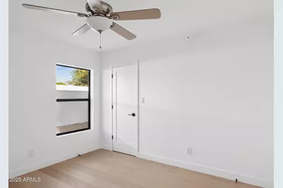 342 E Orangewood Avenue, Phoenix, AZ 85020 - Photo 32