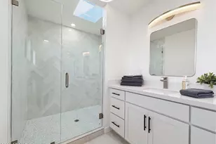 342 E Orangewood Ave, Phoenix, AZ 85020 - Photo 22