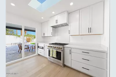 342 E Orangewood Avenue, Phoenix, AZ 85020 - Photo 16