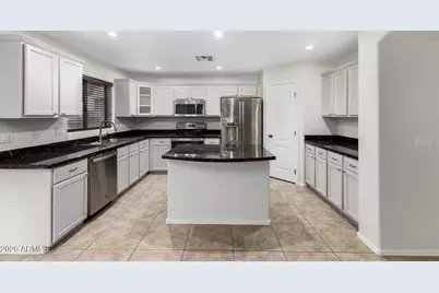 10046 W Veliana Way, Tolleson, AZ 85353 - Photo 12