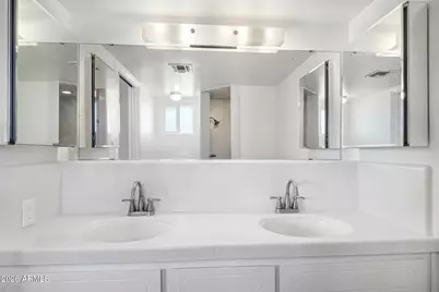 5438 E Pinchot Avenue, Phoenix, AZ 85018 - Photo 16