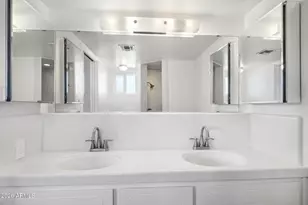 5438 E Pinchot Ave, Phoenix, AZ 85018 - Photo 16