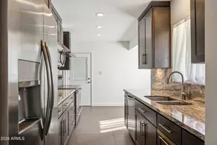 5438 E Pinchot Ave, Phoenix, AZ 85018 - Photo 14