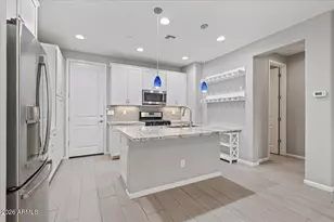 2477 W Market Pl, Chandler, AZ 85248 - Photo 8