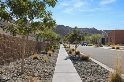 713 E Kachina Trail, Phoenix, AZ 85042 - Photo 14