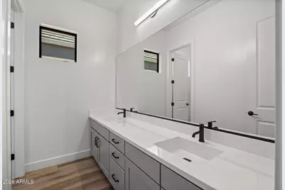 713 E Kachina Trail, Phoenix, AZ 85042 - Photo 56