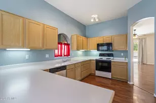 18247 N Coyote Lakes Pkwy, Surprise, AZ 85378 - Photo 10