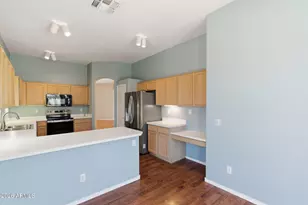18247 N Coyote Lakes Pkwy, Surprise, AZ 85378 - Photo 10