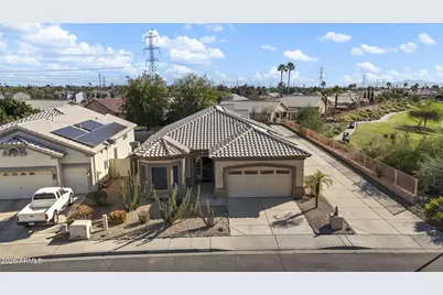 18247 N Coyote Lakes Parkway, Surprise, AZ 85378 - Photo 1