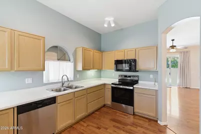 18247 N Coyote Lakes Parkway, Surprise, AZ 85378 - Photo 6