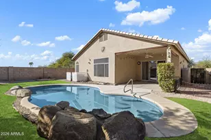 18247 N Coyote Lakes Pkwy, Surprise, AZ 85378 - Photo 22