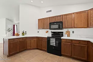 3114 E Kristal Way, Phoenix, AZ 85050 - Photo 8