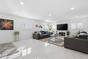 4553 E Carolina Dr, Phoenix, AZ 85032 - Photo 8