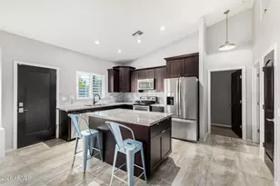 2621 N 30th Pl, Phoenix, AZ 85008 - Photo 10