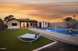 2621 N 30th Pl, Phoenix, AZ 85008 - Photo 1