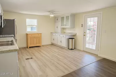 3405 S Tomahawk Road #301, Apache Junction, AZ 85119 - Photo 4