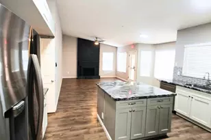 4038 E Thistle Landing Dr, Phoenix, AZ 85044 - Photo 6