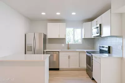 16041 N 31st Street #Unit 12, Phoenix, AZ 85032 - Photo 4