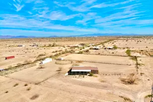 2817 N Saddle Vista Rd, Tonopah, AZ 85354 - Photo 2