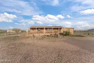 2817 N Saddle Vista Rd, Tonopah, AZ 85354 - Photo 2