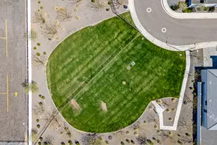 2335 E Levi Dr, Phoenix, AZ 85040 - Photo 10