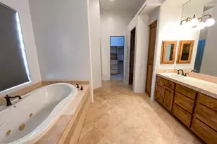 1642 W Mandalay Ln, Phoenix, AZ 85023 - Photo 6