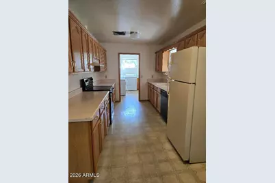 811 E Clanton Avenue, Buckeye, AZ 85326 - Photo 6