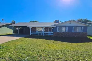 811 E Clanton Ave, Buckeye, AZ 85326 - Photo 1