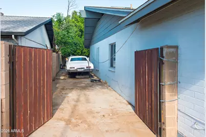 1750 W Kiowa Avenue, Mesa, AZ 85202 - Photo 4