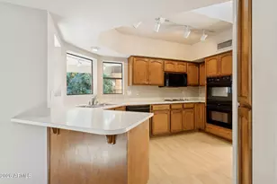 10847 North 11th St, Phoenix, AZ 85020 - Photo 12