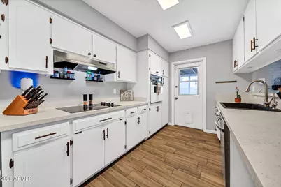 3041 W Acoma Drive, Phoenix, AZ 85053 - Photo 4