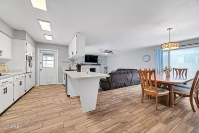 3041 W Acoma Drive, Phoenix, AZ 85053 - Photo 2