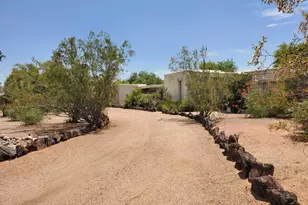 7441 E Century Dr, Scottsdale, AZ 85250 - Photo 2
