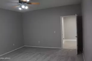 6815 S 41st Ln, Phoenix, AZ 85041 - Photo 10