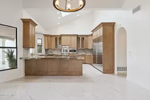 8303 N 61st Pl, Paradise Valley, AZ 85253 - Photo 16