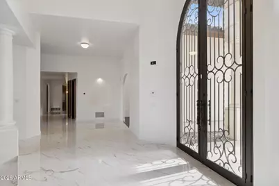 8303 N 61st Place, Paradise Valley, AZ 85253 - Photo 6