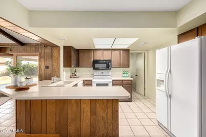 3702 W Topeka Drive, Glendale, AZ 85308 - Photo 14