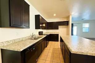 6218 W Laurie Ln, Glendale, AZ 85302 - Photo 4