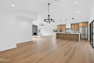 2432 W St Moritz Ln, Phoenix, AZ 85023 - Photo 8