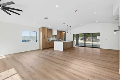 2432 W Saint Moritz Lane, Phoenix, AZ 85023 - Photo 10