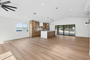 2432 W St Moritz Ln, Phoenix, AZ 85023 - Photo 10