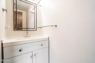 215 E McKinley St, Phoenix, AZ 85004 - Photo 4